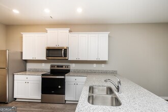 314 Augusta Woods Dr in Villa Rica, GA - Foto de edificio - Building Photo