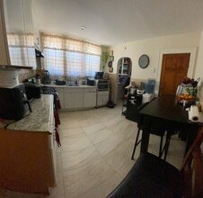 28 Rossiter Ave, Unit Rossiter Home 2nd floor in Paterson, NJ - Foto de edificio - Building Photo
