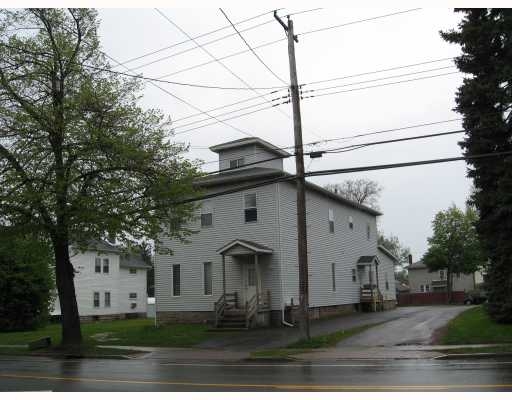 208 West Ave in Lockport, NY - Building Photo