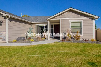 18431 Selkirk Estates Rd in Greenacres, WA - Building Photo - Building Photo