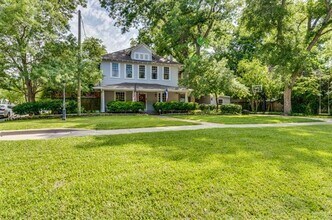 708 W Marvin Ave in Waxahachie, TX - Building Photo - Building Photo