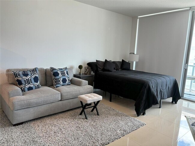 79 SW 12th St, Unit 1505-S in Miami, FL - Building Photo - Building Photo