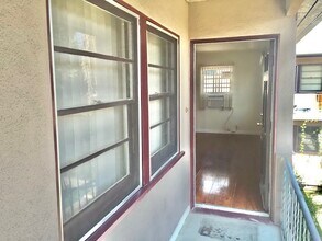 115 N Atlantic Blvd, Unit #D in Alhambra, CA - Foto de edificio - Building Photo