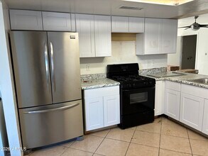 8819 W Roma Ave in Phoenix, AZ - Building Photo - Building Photo