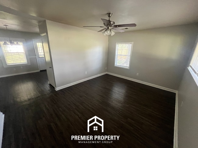 4637 Newton Dr in Memphis, TN - Building Photo - Building Photo