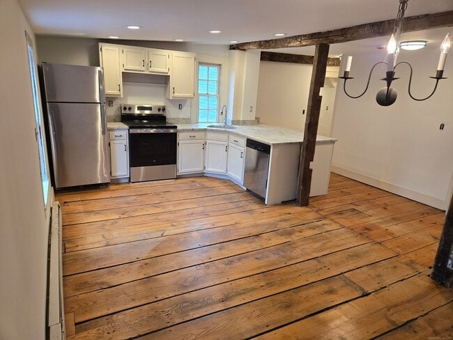 property at 256 Main St S