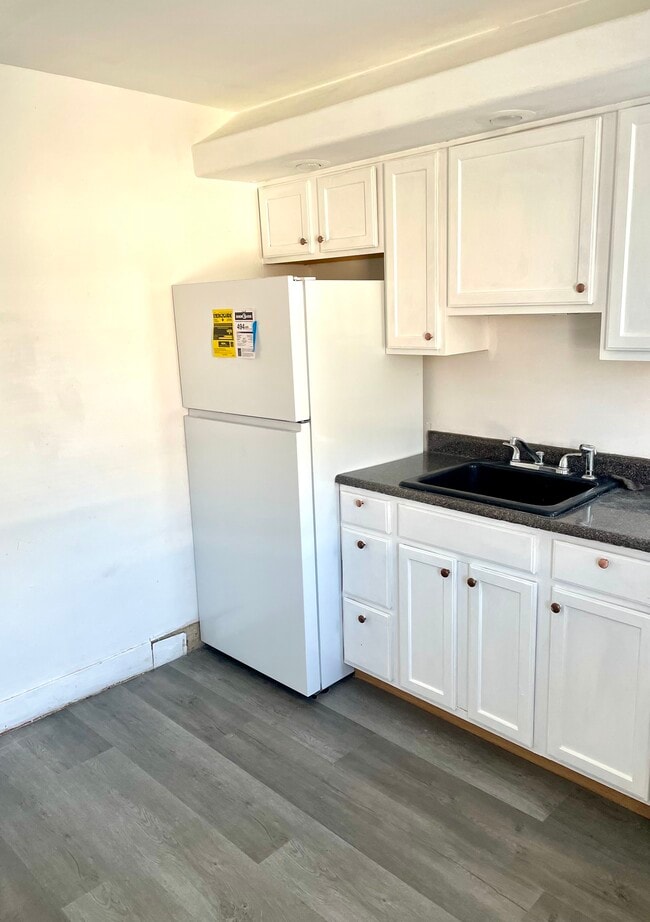 137 N 57th St, Unit second flr