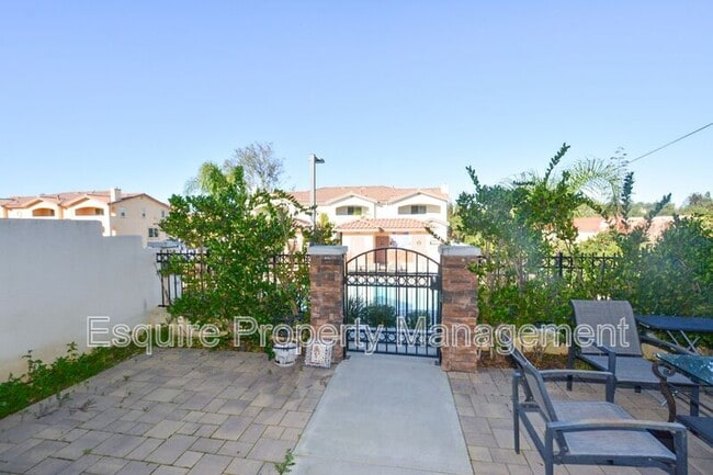 328 Newbury Vista Ln in Thousand Oaks, CA - Building Photo - Building Photo