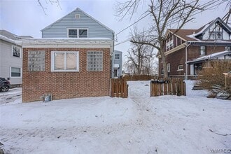 1629 10th St, Unit 1 in Niagara Falls, NY - Building Photo - Building Photo