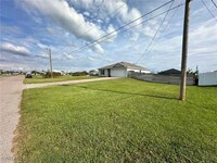 1242 NE 41st Terrace in Cape Coral, FL - Building Photo - Building Photo