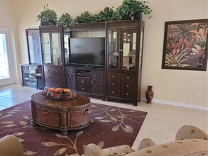 9458 Modesto Cir in Port Charlotte, FL - Building Photo - Building Photo