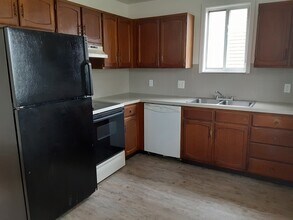 80 S Roanoke Ave, Unit 82 in Youngstown, OH - Foto de edificio - Building Photo