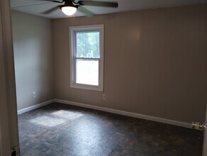 327 Clear Creek Rd NW in Adairsville, GA - Foto de edificio - Building Photo
