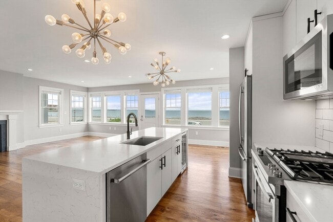 176 Winthrop Shore Dr in Winthrop, MA - Building Photo - Building Photo