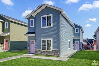 1112 N Woodburn Ave in Bloomington, IN - Building Photo - Building Photo