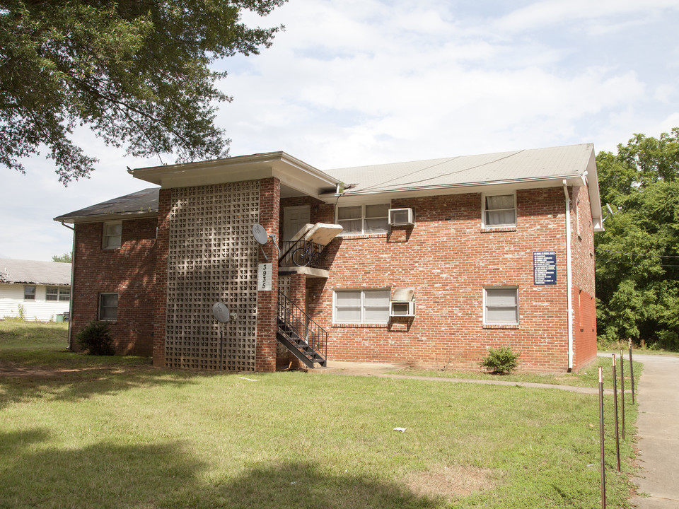 Colonial Estates in Winston-Salem, NC - Foto de edificio