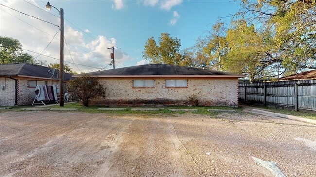 204 Lynn Dr, Unit A in Bryan, TX - Building Photo - Building Photo