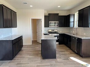 149 Gray Wolf Dr in San Marcos, TX - Building Photo - Building Photo