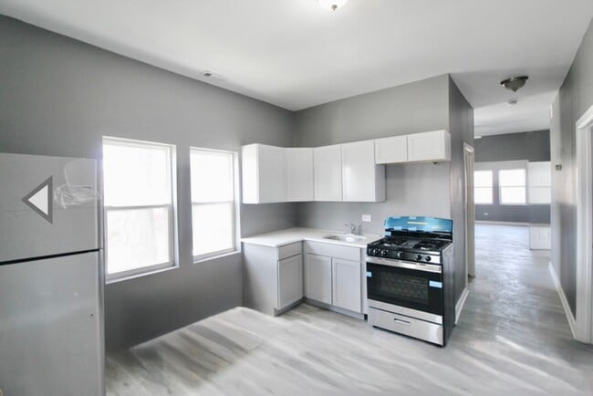 2457 W 47th Pl in Chicago, IL - Building Photo - Building Photo