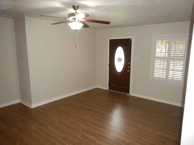 5939 Belarbor St in Houston, TX - Building Photo - Building Photo
