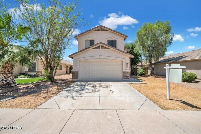 property at 3415 E Menadota Dr