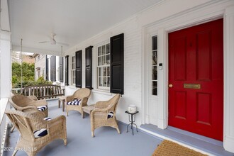 49 Franklin St in Saratoga Springs, NY - Building Photo - Building Photo
