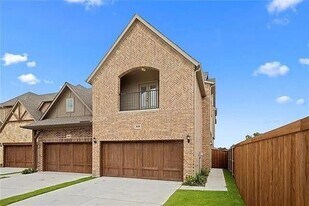 800 Newhaven Dr in Wylie, TX - Building Photo