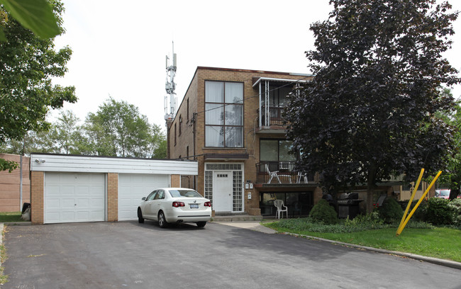 23-25 Elway Ct in Toronto, ON - Building Photo - Primary Photo