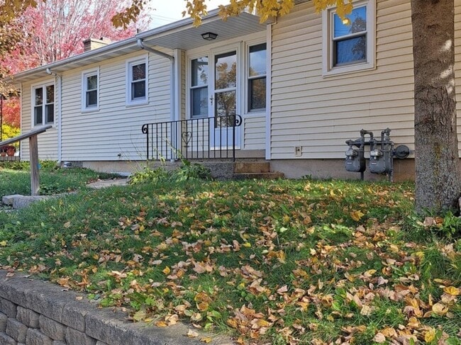 3711 Waukegan Rd in McHenry, IL - Building Photo - Building Photo