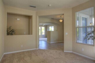 2571 Merrivale Way in Sacramento, CA - Building Photo - Building Photo