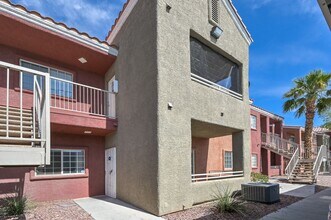 4730 E Craig Rd in Las Vegas, NV - Foto de edificio - Building Photo
