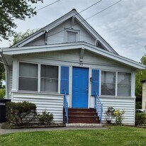 240 78th St in Niagara Falls, NY - Building Photo