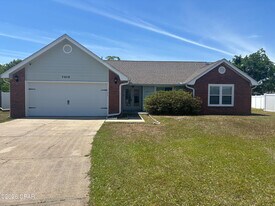 7312 Rodgers Dr in Panama City, FL - Building Photo