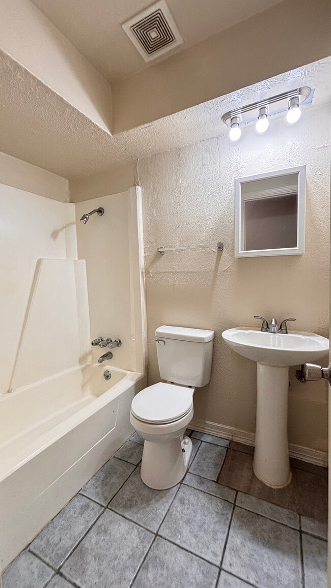 property at 1114 Un Vly Dr