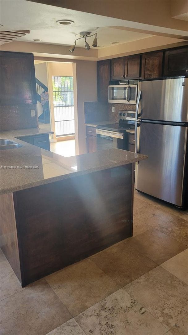 property at 914 NW 106th Ave