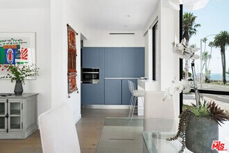 1033 Ocean Ave in Santa Monica, CA - Building Photo - Building Photo
