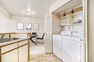 South Bridge Apartments in Fort Wayne, IN - Foto de edificio - Building Photo