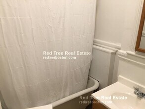 1334 Commonwealth Ave, Unit 4 in Boston, MA - Foto de edificio - Building Photo