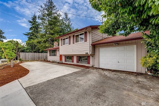 415 Lebo Blvd in Bremerton, WA - Building Photo - Building Photo