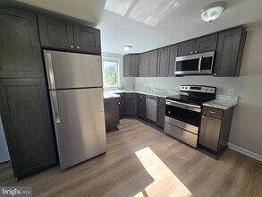 286 N Oak Ave in Media, PA - Building Photo - Building Photo