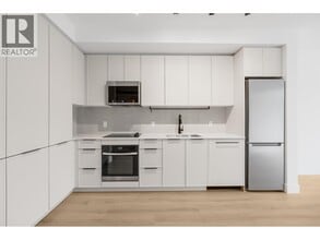 3075 Murray St in Port Moody, BC - Building Photo - Building Photo