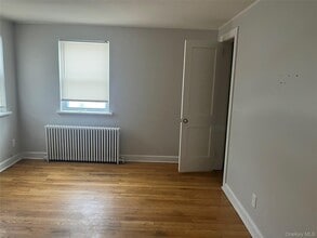 134 Amory Dr in Orangetown, NY - Building Photo - Building Photo