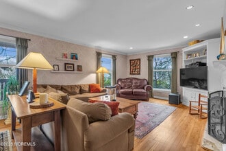 2420 Cedar St in Manasquan, NJ - Foto de edificio - Building Photo