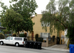 5428 Franklin Ave in Los Angeles, CA - Building Photo - Building Photo