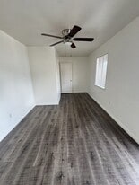 451 W Foothill Blvd, Unit Apt 8 in Azusa, CA - Building Photo
