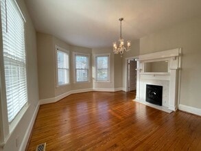 409 N Mecklenburg Ave in South Hill, VA - Building Photo - Building Photo