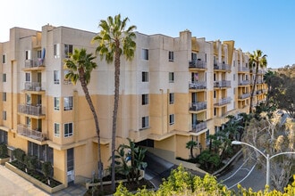 Riviera Collection - St Tropez in Marina Del Rey, CA - Building Photo - Building Photo