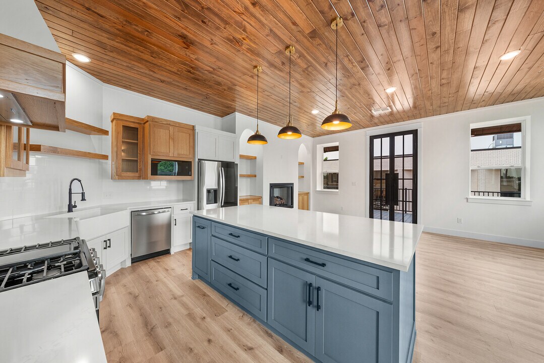 204 Church St, Unit A in Sulphur Springs, TX - Building Photo