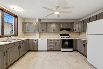 54 Thomas St in Medford, MA - Building Photo - Building Photo