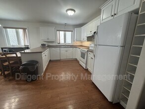 157 Milroy Dr in Peterborough, ON - Building Photo - Building Photo